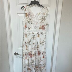 Floral White Maxi Dress